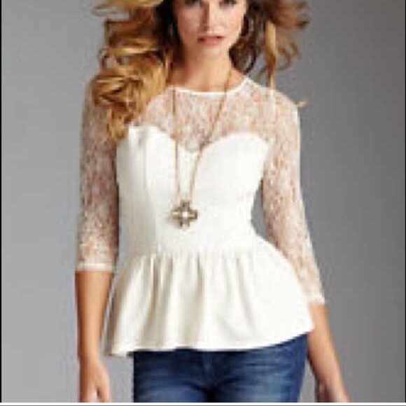 SOLD!!!!! 🚫guess peplum top