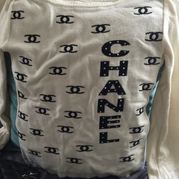 Light Sweater - Picture 2 of 3