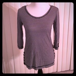 Black &white stripe long sleeve.