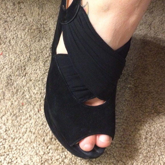 Super cute and comfy wedges from the Vegas strip. - Picture 3 of 4