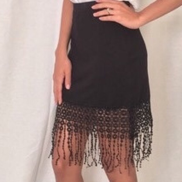 🛑CLEARANCE🛑Black skirt - Picture 3 of 4