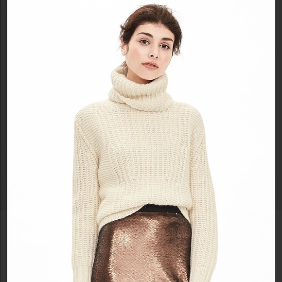 Banana Republic Sweaters - NWOT! SALE!Banana Republic Italian Yarn Mix Cocoon