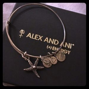 ‼️SOLD‼️Alex & Ani Starfish Charm Bangle