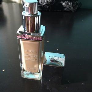 Dior foundation Diorskin Natural Glow