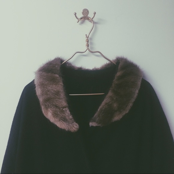 SOLD: VINTAGE fur lined coat ! - Picture 2 of 4