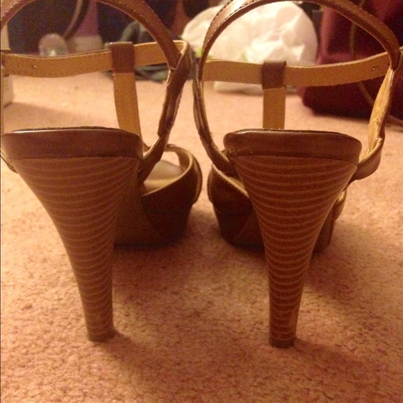 Chestnut Heels! - Picture 3 of 4