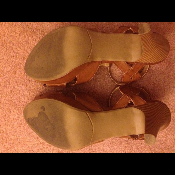 Chestnut Heels! - Picture 4 of 4