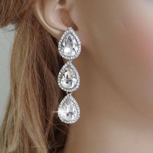 🚫SOLD🚫Crystal Drop Earrings