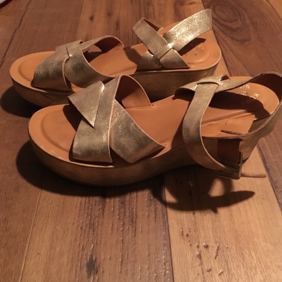 Gold Kork-Ease Wedges