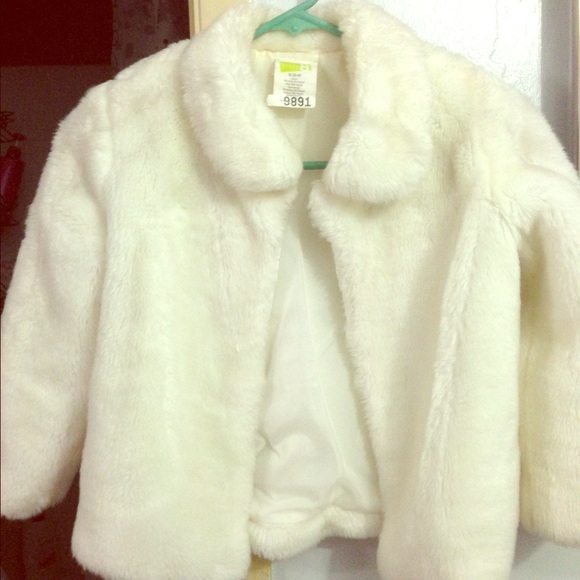 Classy cute Faux fur coat