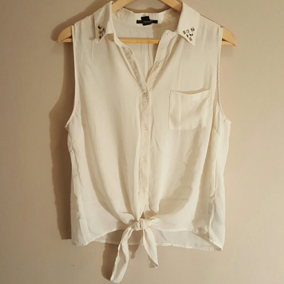 Forever 21 cream/white cut off tank top. Large.