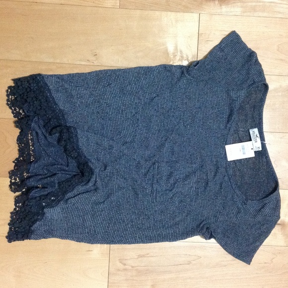 Hollister top