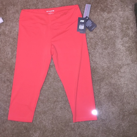 Marika yoga pants. Capri Leggings. Coral BNWT