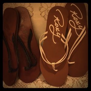❤️2 pairs of brand new Roxy sandals❤️