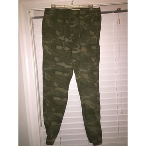 Hollister Camo Joggers!