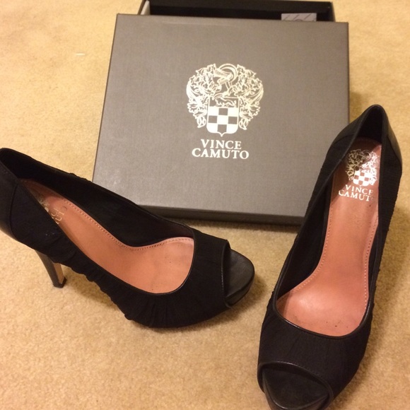 Vince Camuto black chiffon heel