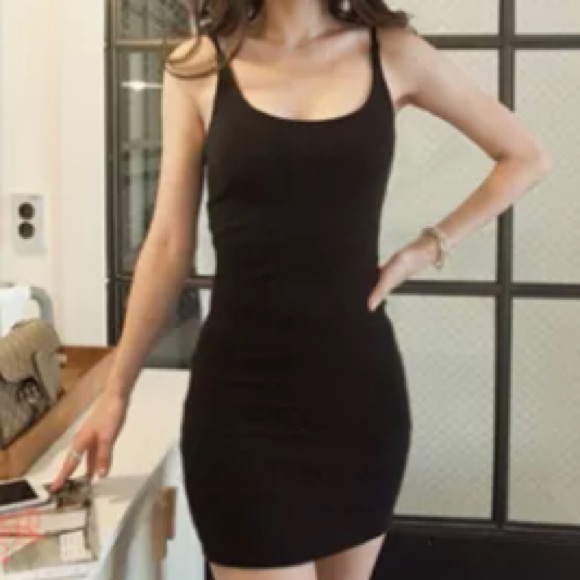 Black simple dress