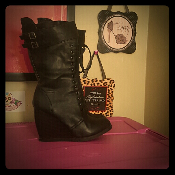 🔱Two Buckle Wedge boot!!