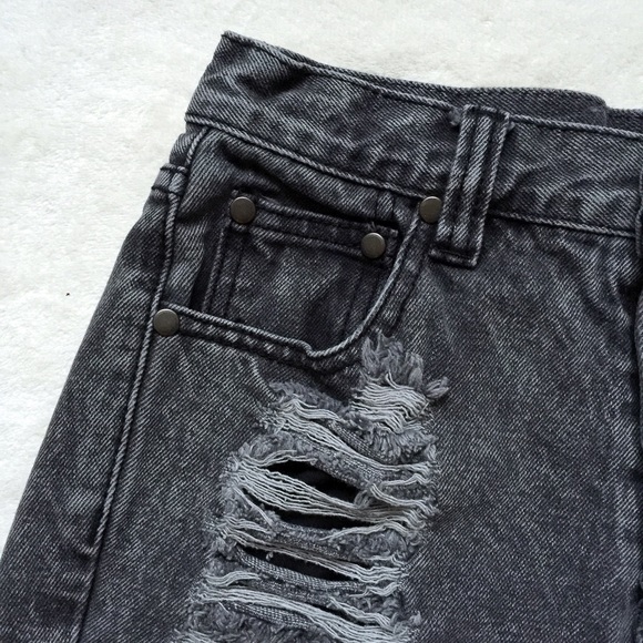 🚫BUNDLED🚫High waist shorts - Picture 2 of 4