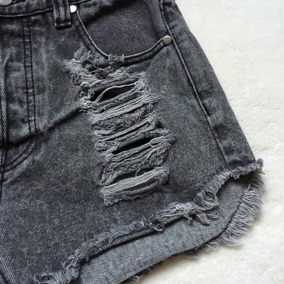 🚫BUNDLED🚫High waist shorts - Picture 3 of 4