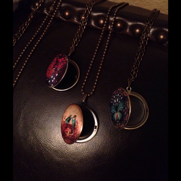 6 Lockets w/12in chains** sold separately - Picture 2 of 3