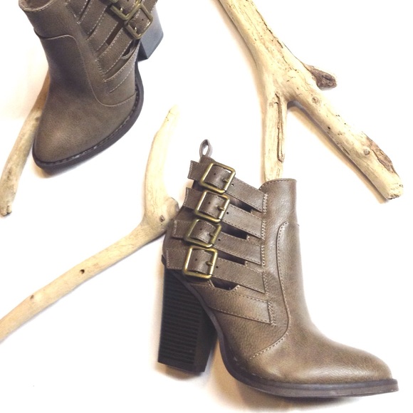 🔥TAUPE ALMOND TOE ANKLE MOTO BOOTIES🔥 - Picture 2 of 2