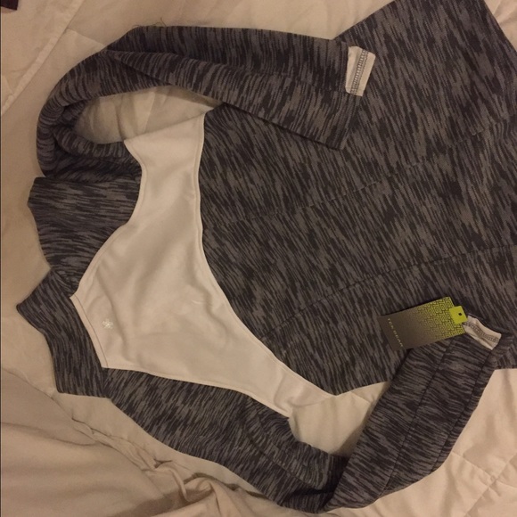 NWT RUNNING SWEATER - Picture 4 of 4