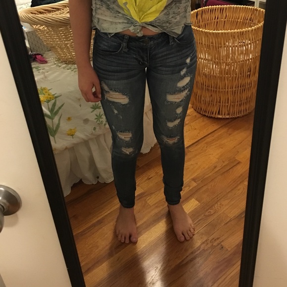 skinny destroyed jeans