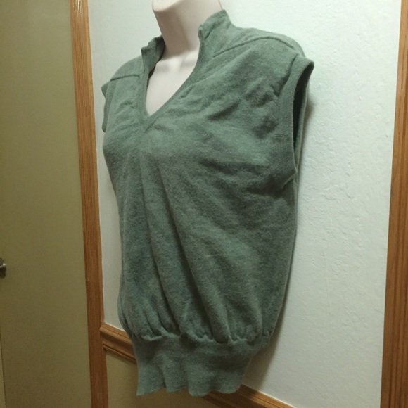 Future Classics tops - Picture 3 of 4