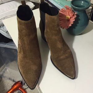 Marc Fisher Yale Chelsea Bootie - Natural Suede