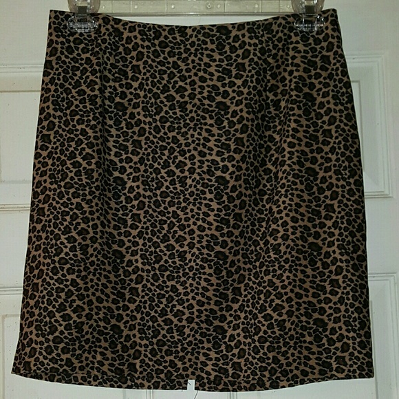 Animal print skirt, by Briggs, size 12