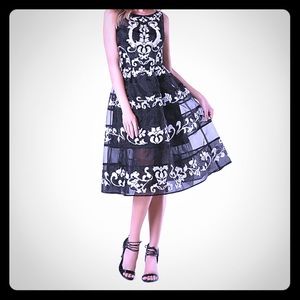 🎉🎉Bebe black and white midi formal evening dress