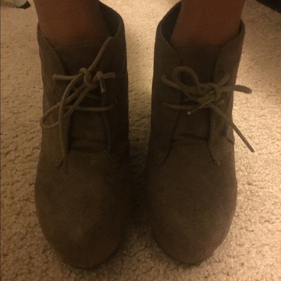 Tan wedges