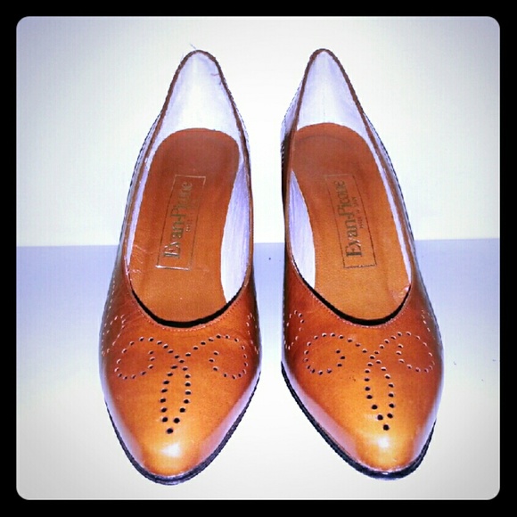 NWOB New Evan Picone Pumps