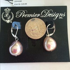 Premier Designs Ladylike earrings