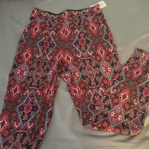 Forever 21 pattern pants - Picture 1 of 4
