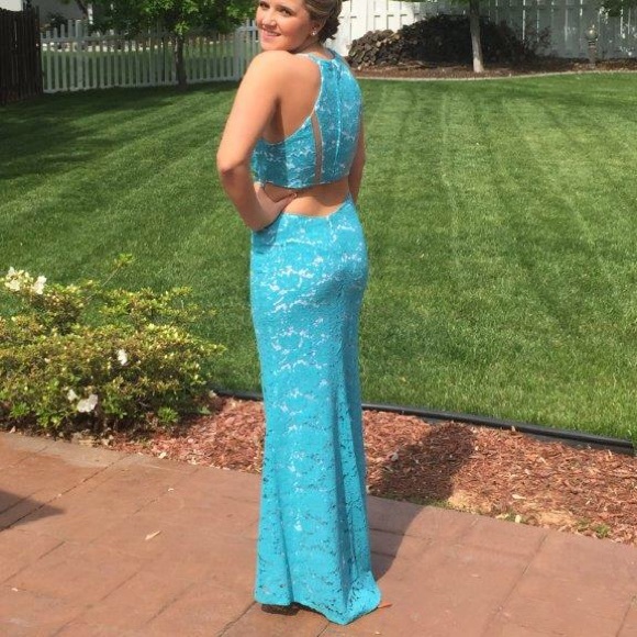 Prom dress! - Picture 2 of 3