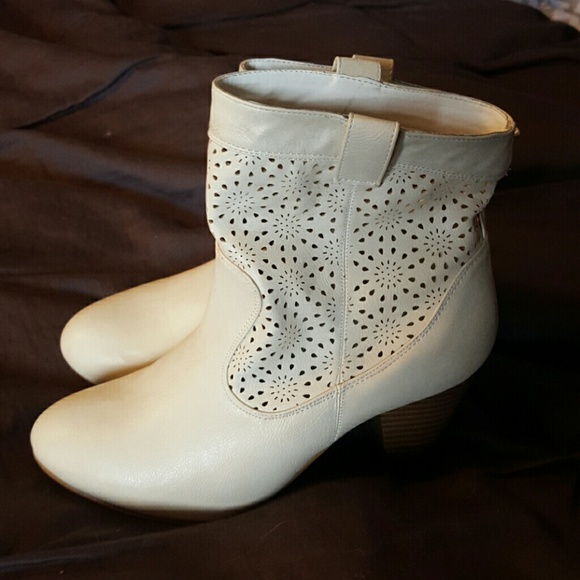 Ankle boots