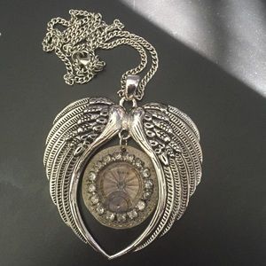 Angels wings necklace