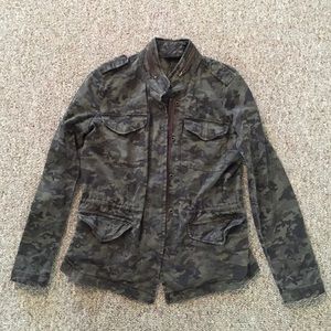 Camo jacket size Small!