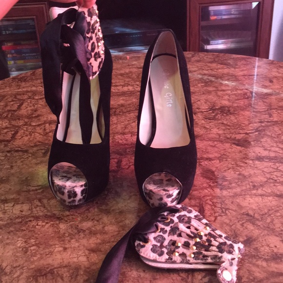 Pumps - Picture 2 of 4