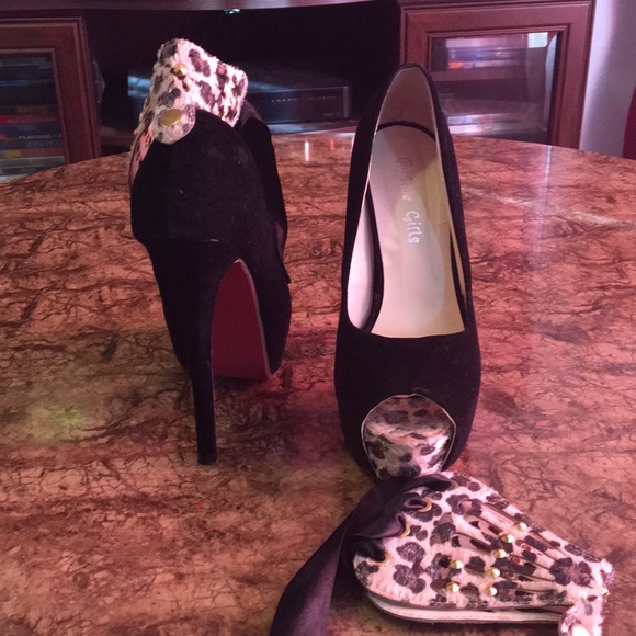 Pumps - Picture 3 of 4