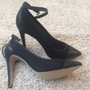 BCBG Generation heels black sz 10