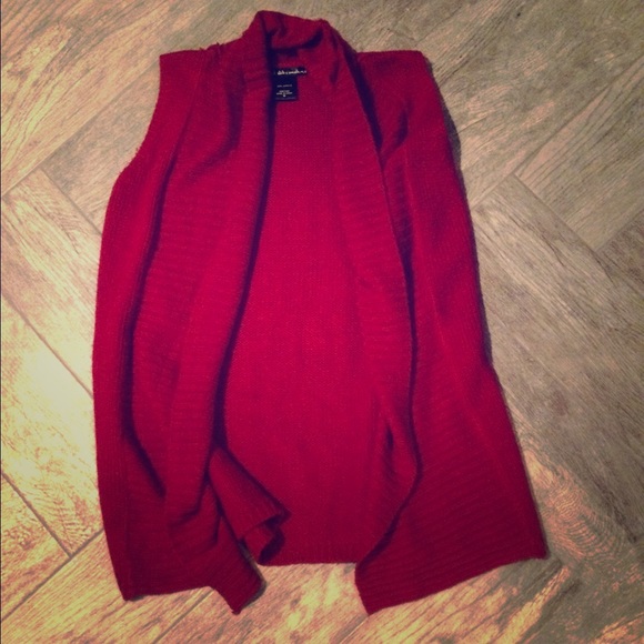 Red sleeveless sweater vest/top