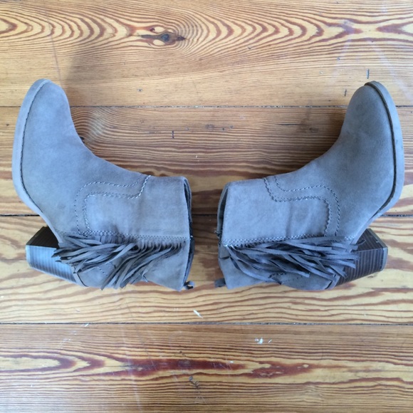 Gap | Brown Fringe Bootie | Size 7