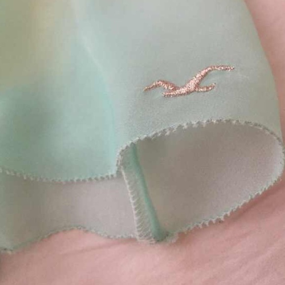 Hollister ombré flowy crop top - Picture 2 of 4