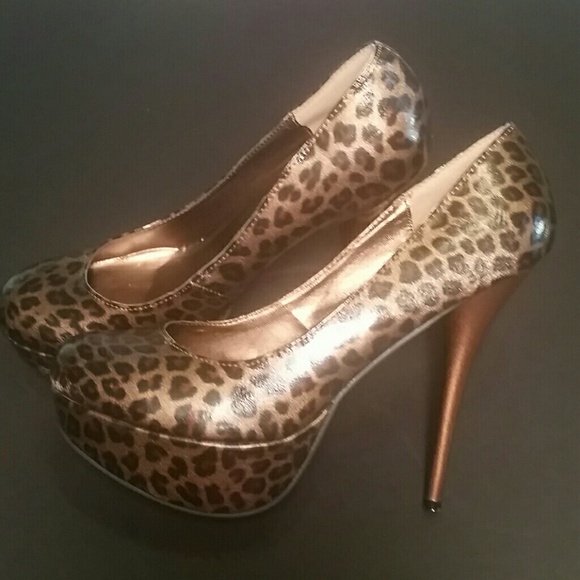 Beautiful animal print pumps - Picture 3 of 4