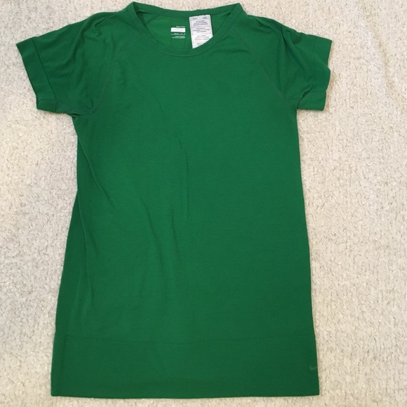 Nike fit dry top M