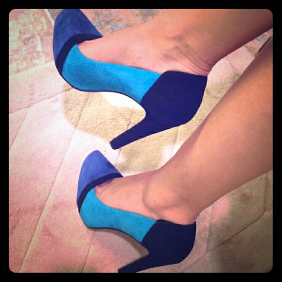 BCBG Suede Heels - Picture 1 of 3