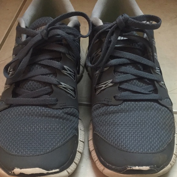 Womens Nike tennis shoes